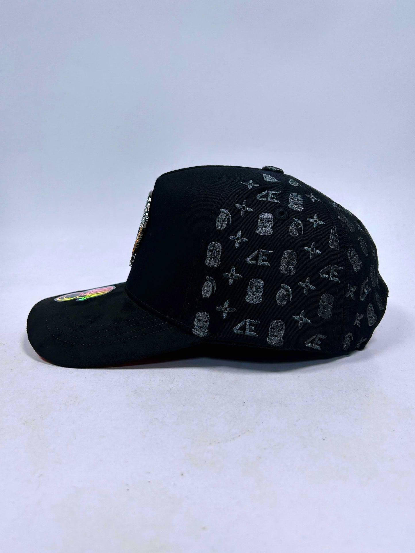 .Makabelico adiamantada cap